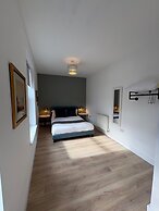 2 x bed city apartment with parking