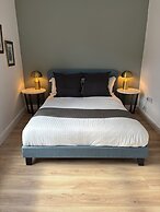 2 x bed city apartment with parking