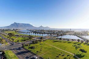 Modern 1 bed Table Mountain View Hideaway