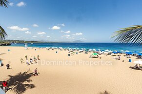 Alicia Beach, Hispaniola Sol, Great Location - no car Needed!