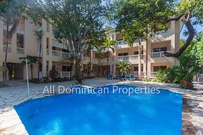 Alicia Beach, Hispaniola Sol, Great Location - no car Needed!