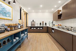 Staybridge Suites Aurora East by IHG