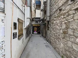 Silver Gate Rooms-diocletian's Palace