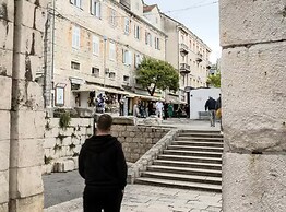 Silver Gate Rooms-diocletian's Palace