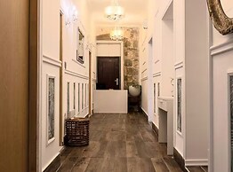 Silver Gate Rooms-diocletian's Palace