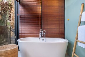 Twin House Ubud by Betterplace