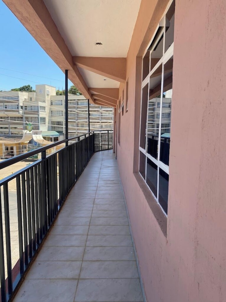 Saimo Hotel Kabarnet