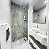 Premium Studio In Jvc Bazr