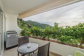 1BR Escape Near Beach & Local Bites C195