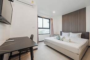 1BR Condo Pool Gym Near Beach C237