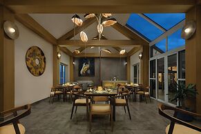 Himalayan Hideaway Resort Pokhara, The Centara Collection