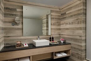Himalayan Hideaway Resort Pokhara, The Centara Collection