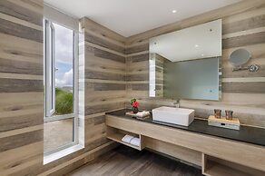 Himalayan Hideaway Resort Pokhara, The Centara Collection