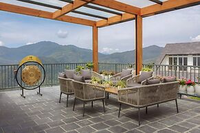 Himalayan Hideaway Resort Pokhara, The Centara Collection