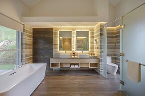 Himalayan Hideaway Resort Pokhara, The Centara Collection