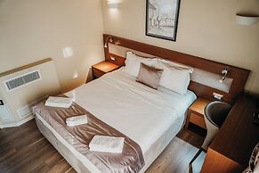 Center Hotel