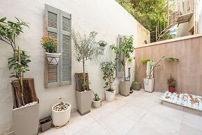 Stunning Design 1BR  Secret Garden