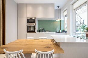 Stunning Design 1BR  Secret Garden