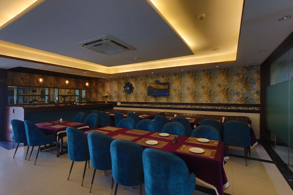 HOTEL THE SAFFRON PARK