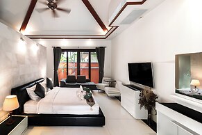 Villa Banyak Luxury villa with terrace
