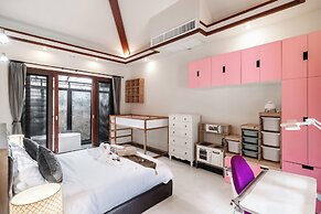 Villa Banyak Luxury villa with terrace