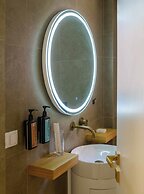 Thea Acropolis Suites & Apartments