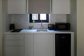 Thea Acropolis Suites & Apartments