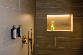 Thea Acropolis Suites & Apartments