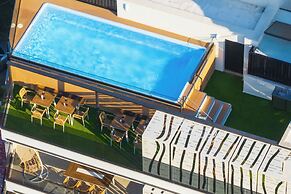 Thea Acropolis Suites & Apartments