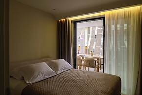 Thea Acropolis Suites & Apartments