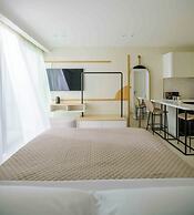 Thea Acropolis Suites & Apartments