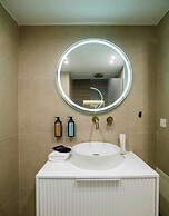 Thea Acropolis Suites & Apartments