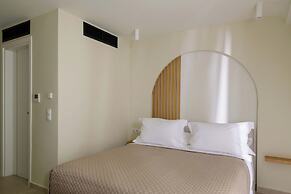 Thea Acropolis Suites & Apartments