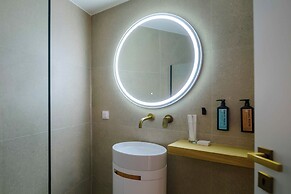 Thea Acropolis Suites & Apartments