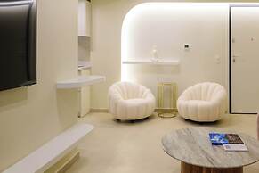 Thea Acropolis Suites & Apartments