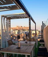 Thea Acropolis Suites & Apartments