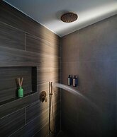 Thea Acropolis Suites & Apartments
