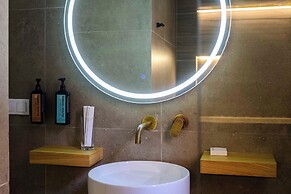 Thea Acropolis Suites & Apartments