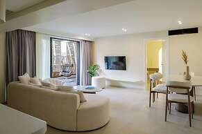 Thea Acropolis Suites & Apartments