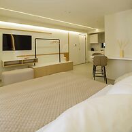 Thea Acropolis Suites & Apartments