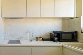 Thea Acropolis Suites & Apartments