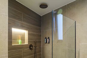 Thea Acropolis Suites & Apartments