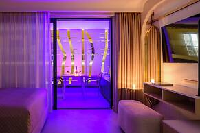 Thea Acropolis Suites & Apartments