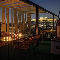 Thea Acropolis Suites & Apartments