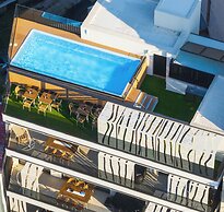 Thea Acropolis Suites & Apartments
