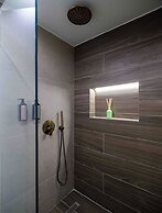 Thea Acropolis Suites & Apartments