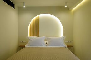 Thea Acropolis Suites & Apartments