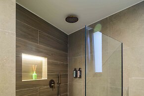 Thea Acropolis Suites & Apartments