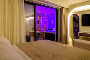 Thea Acropolis Suites & Apartments