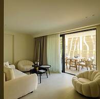 Thea Acropolis Suites & Apartments